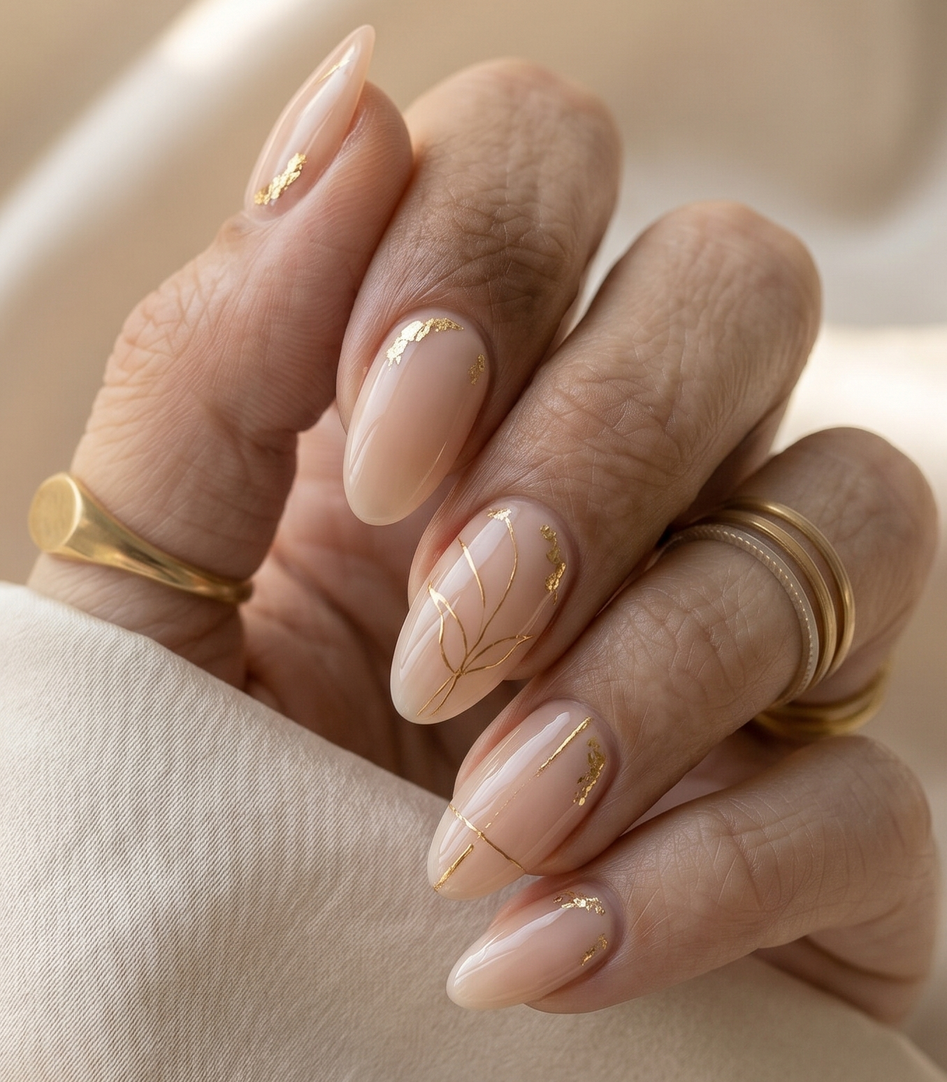 Gold Akzent Nails